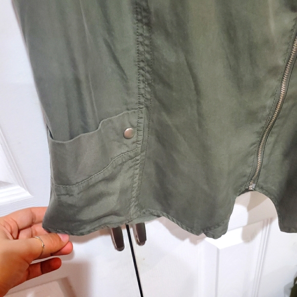 Mossimo Top - Picture 3 of 8